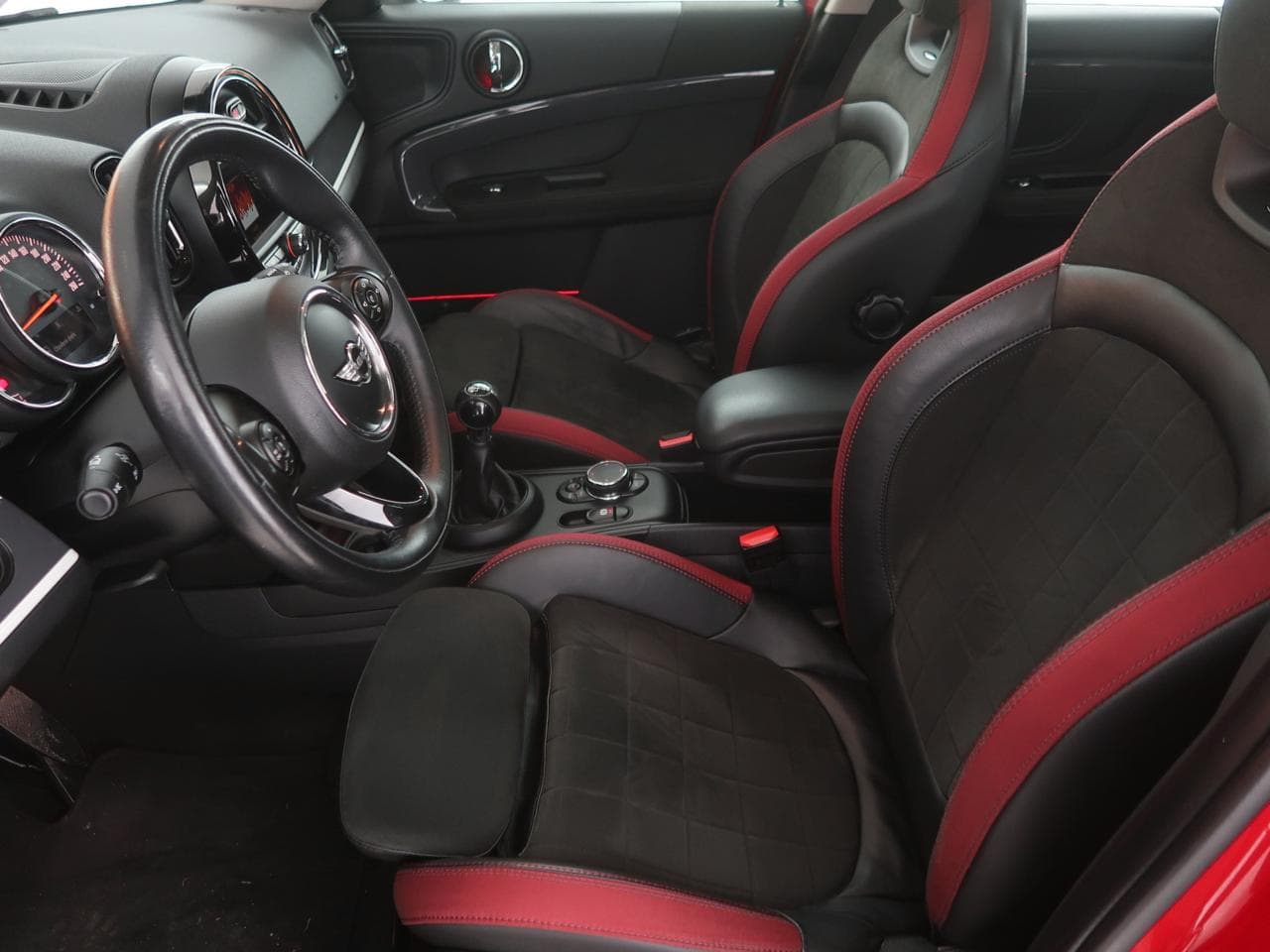 2017 Mini Cooper S - 16