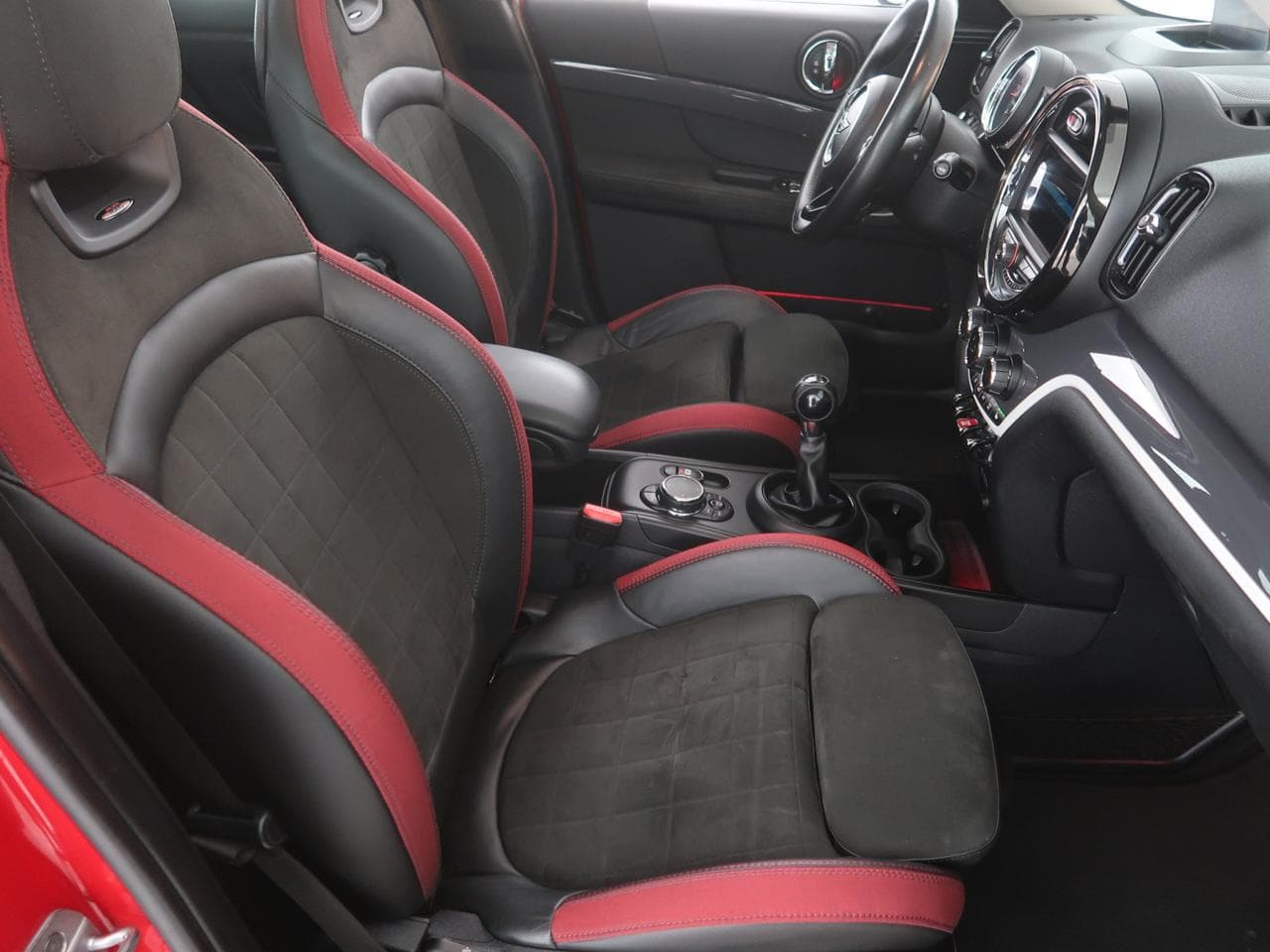 2017 Mini Cooper S - 12