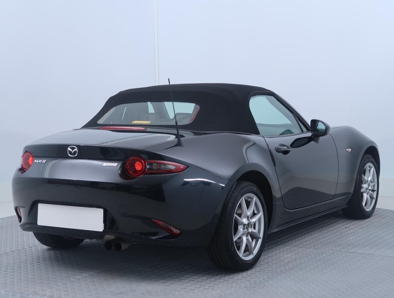 2017 Mazda MX-5 - 11
