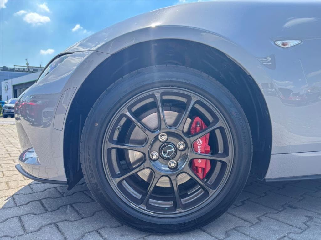2025 Mazda MX-5 - 8