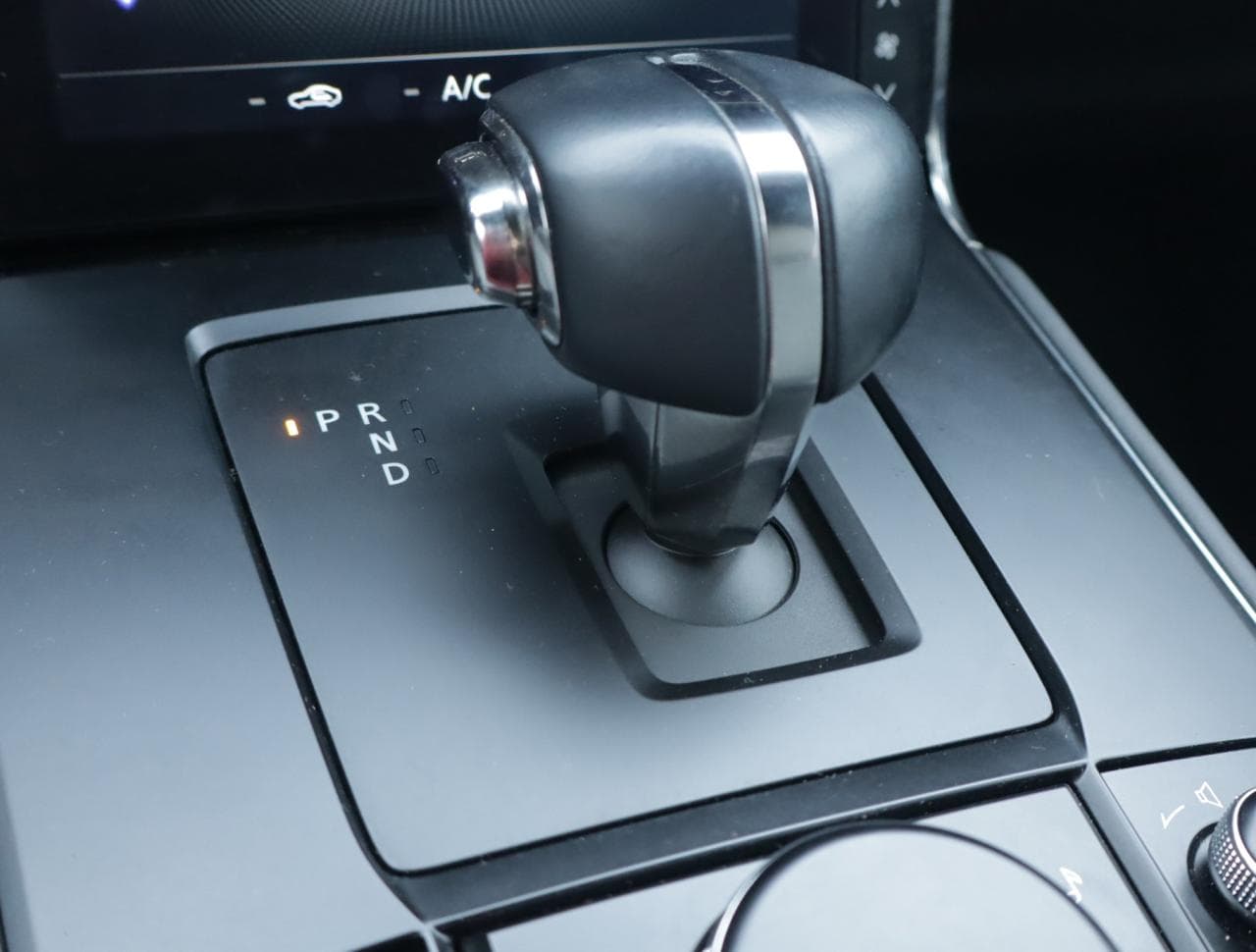 2020 Mazda Mx-30 - 19