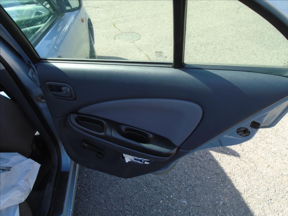 2004 Nissan ALMERA - 12