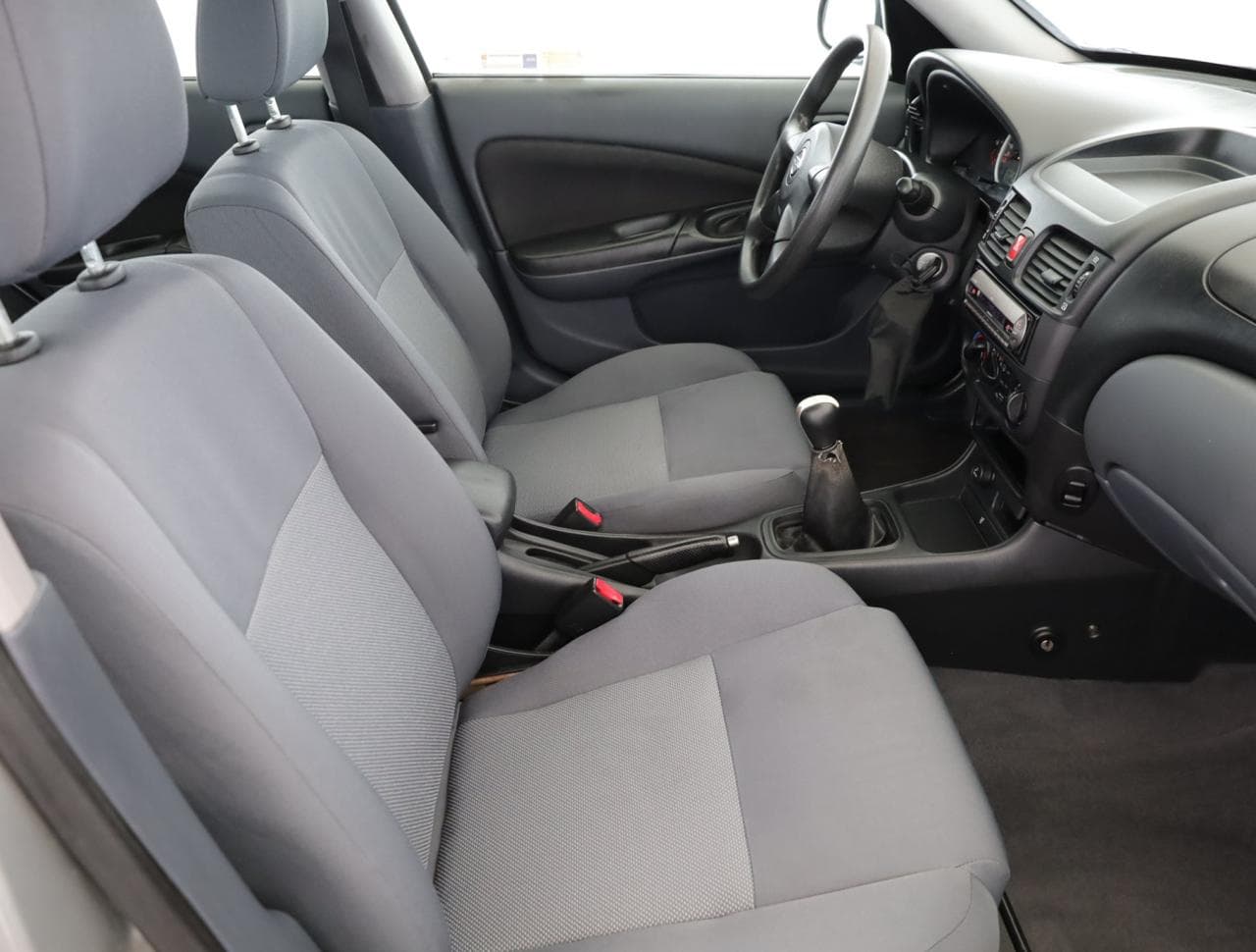 2004 Nissan ALMERA - 19