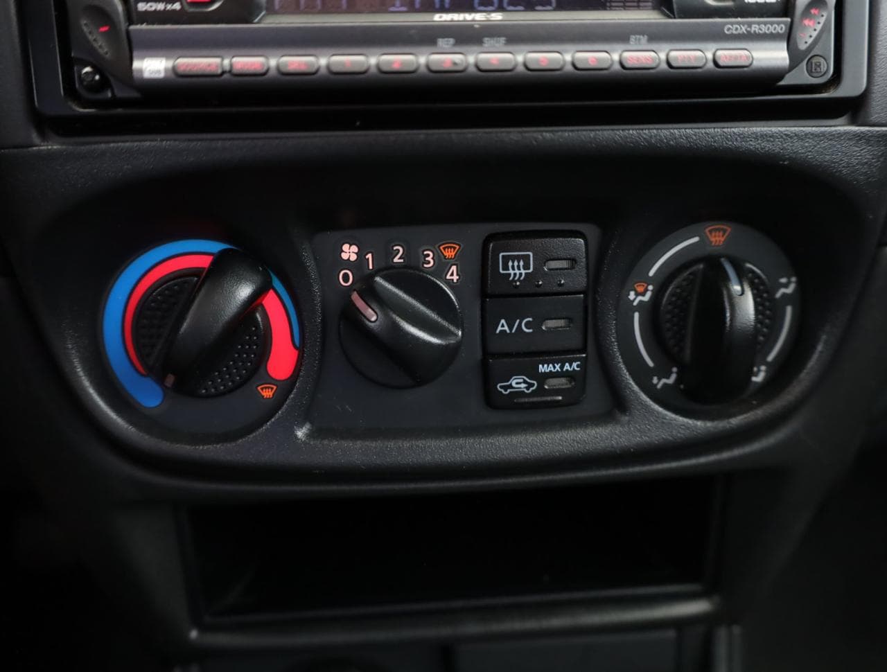 2004 Nissan ALMERA - 31