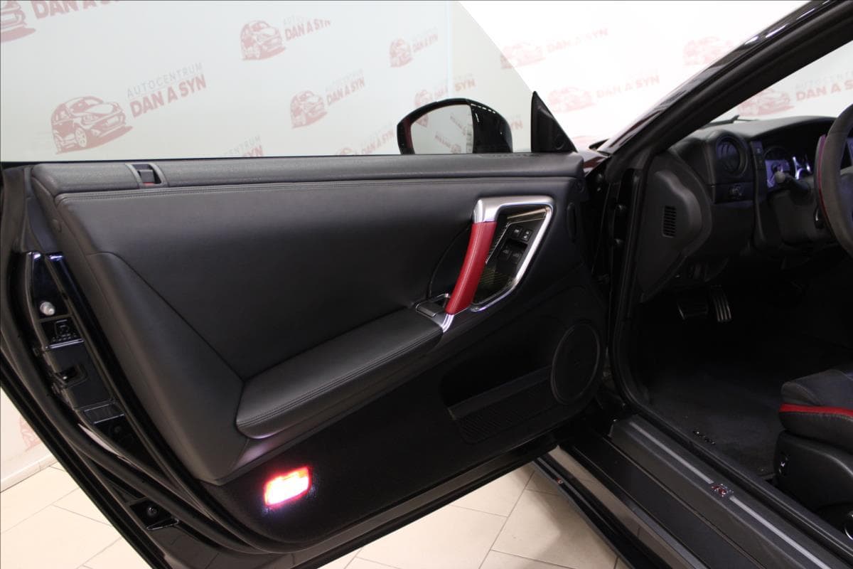 2009 Nissan GT-R - 10
