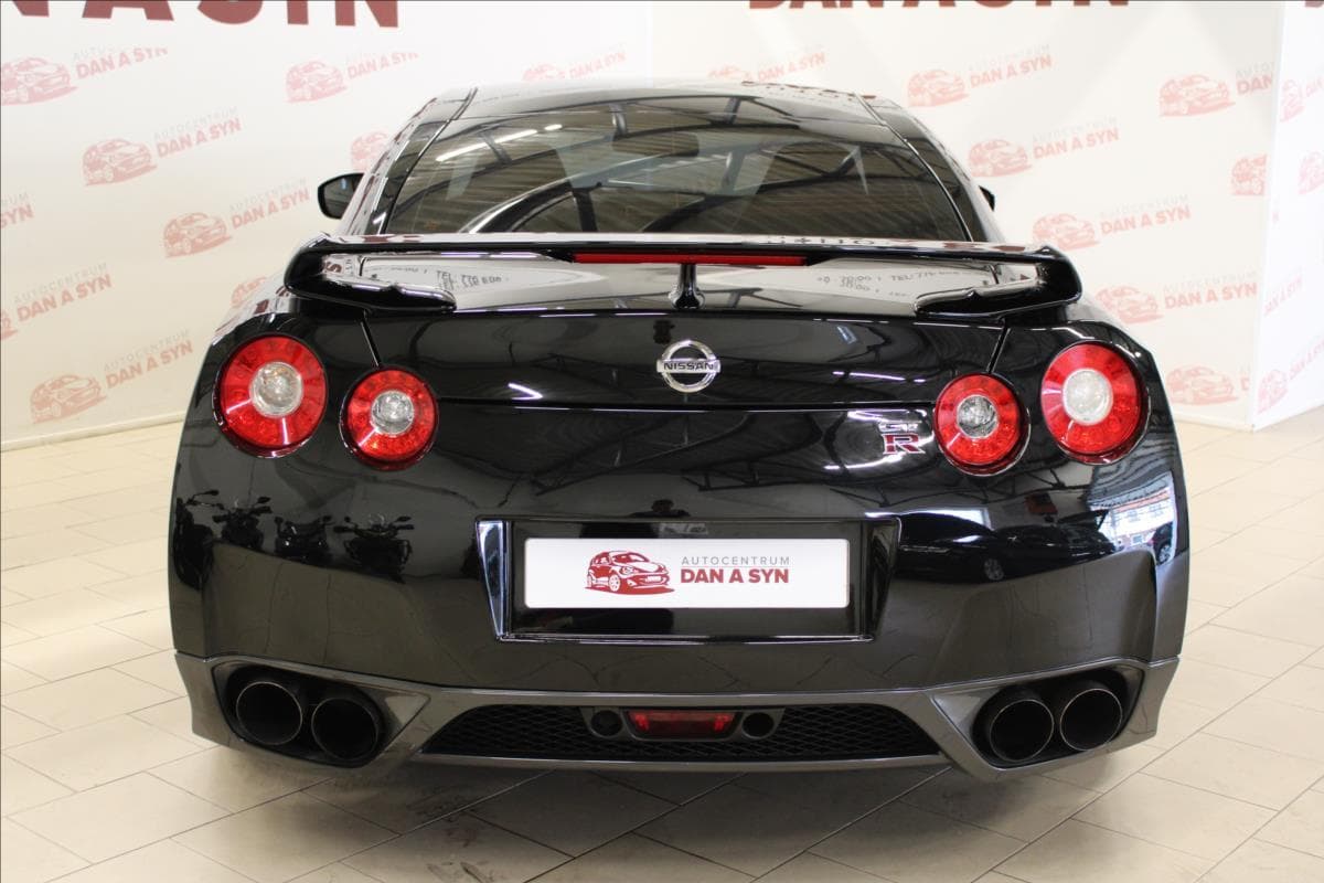 2009 Nissan GT-R - 5