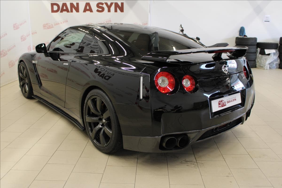 2009 Nissan GT-R - 6