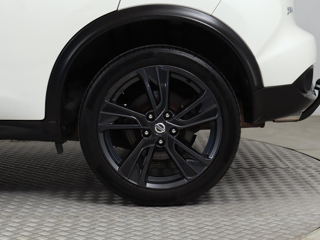 2017 Nissan JUKE - 19