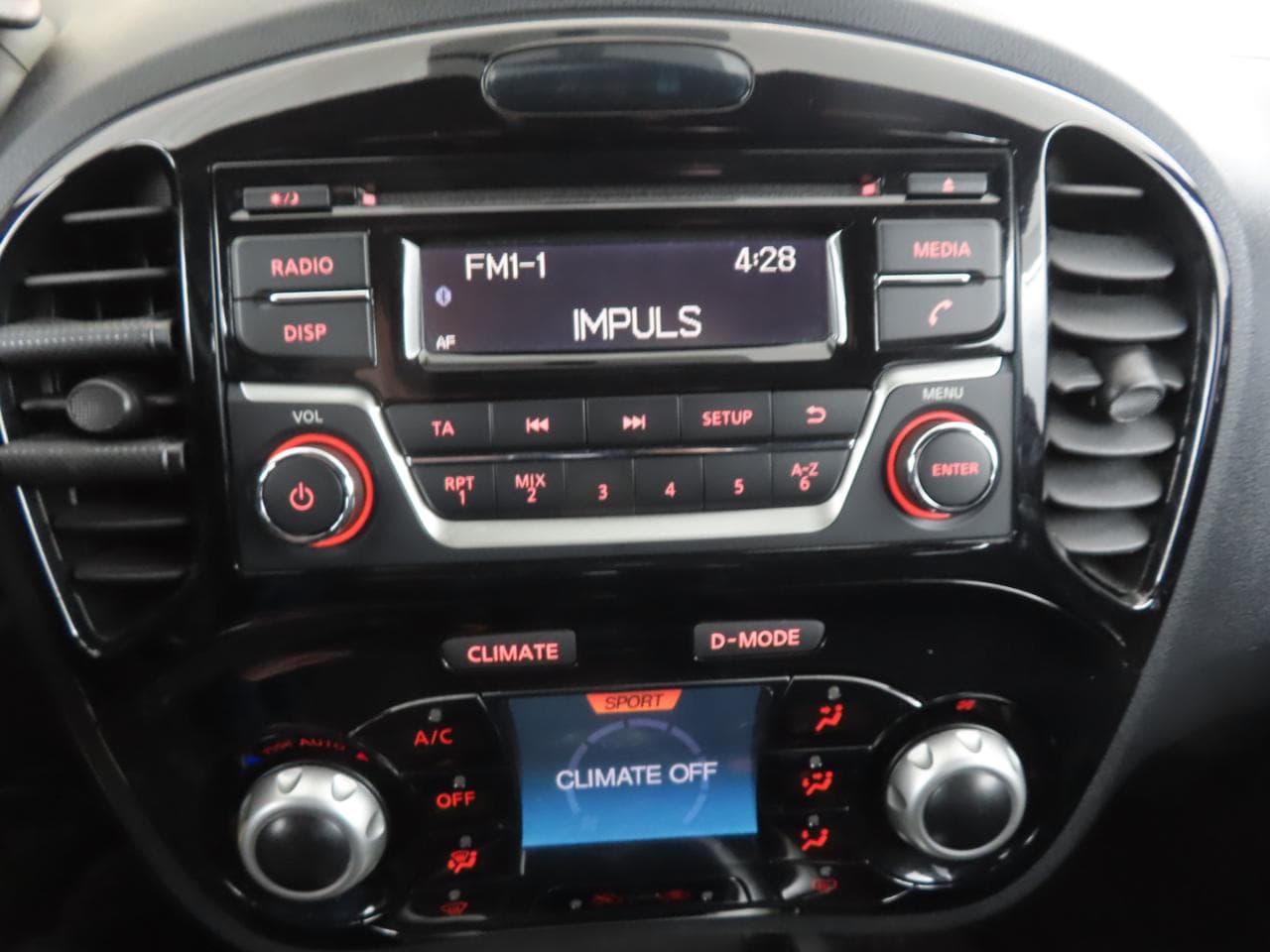 2018 Nissan JUKE - 18