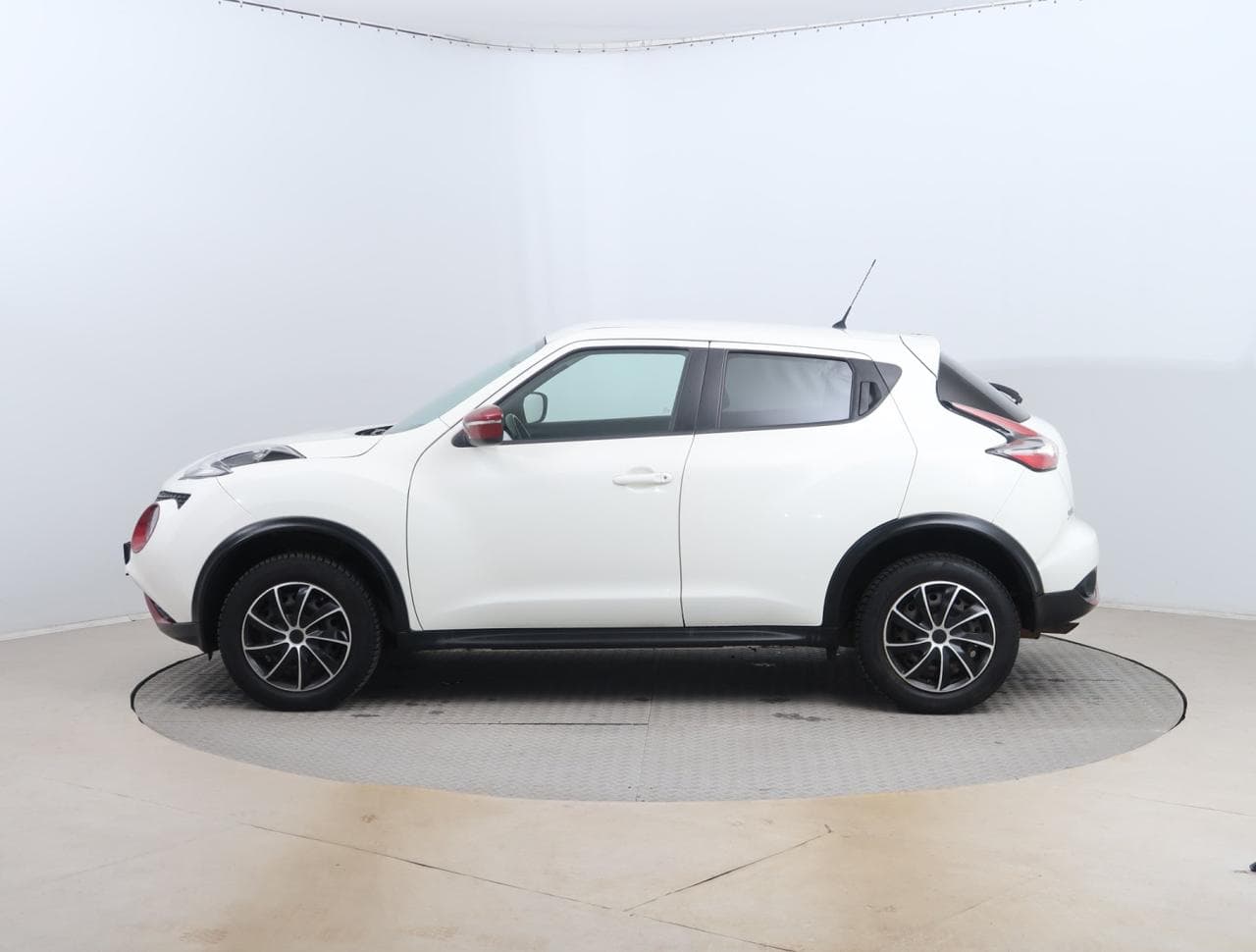 2017 Nissan JUKE - 6