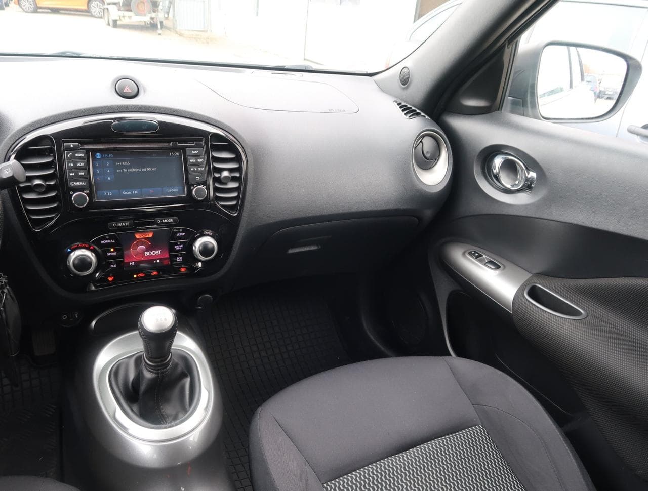 2017 Nissan JUKE - 18