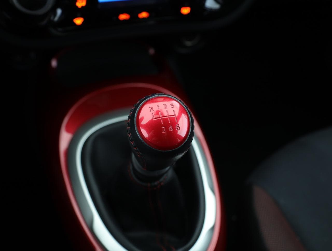 2016 Nissan JUKE - 32