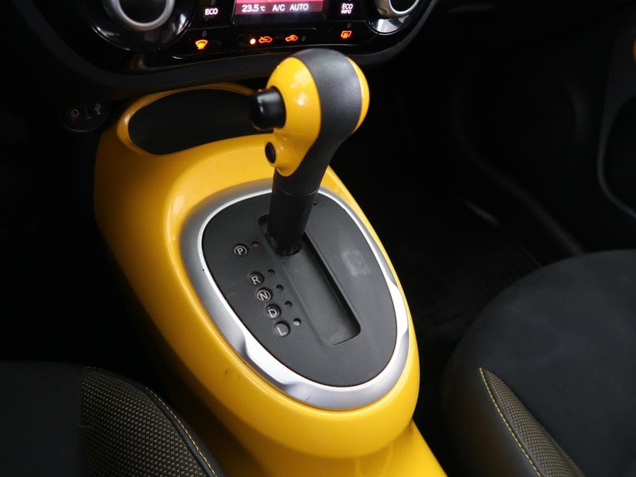 2017 Nissan JUKE - 19