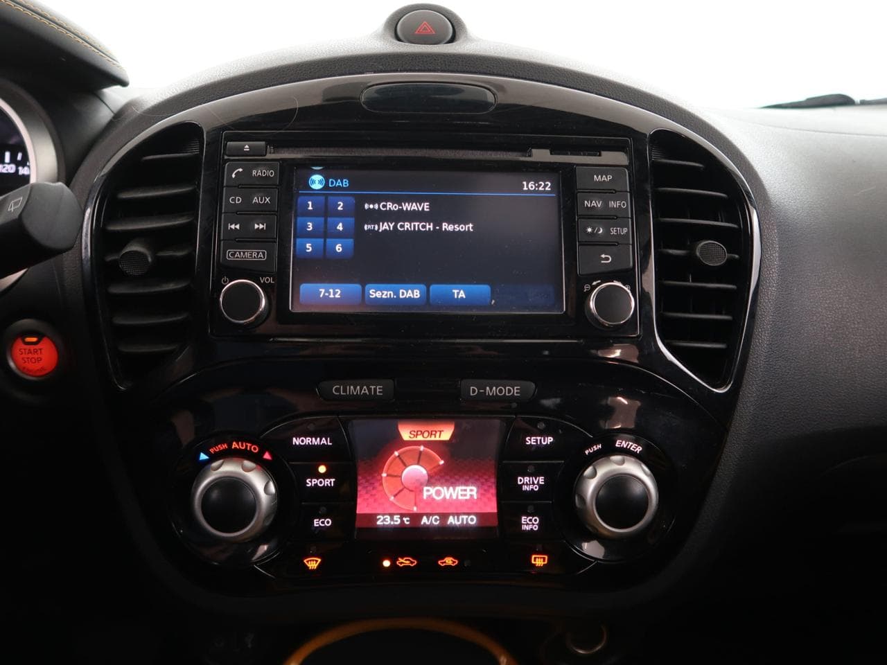 2017 Nissan JUKE - 18