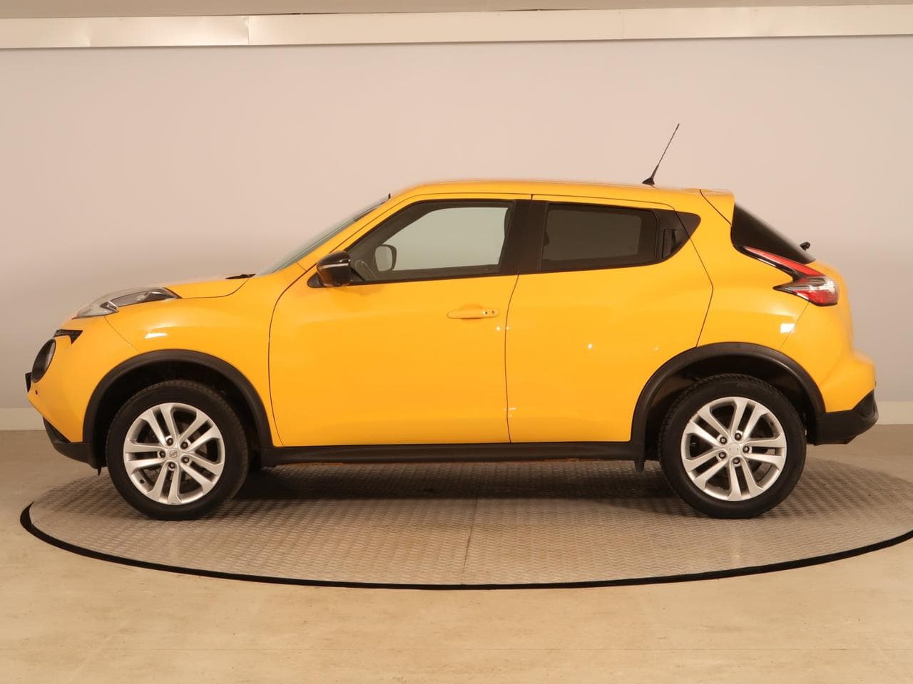 2017 Nissan JUKE - 4