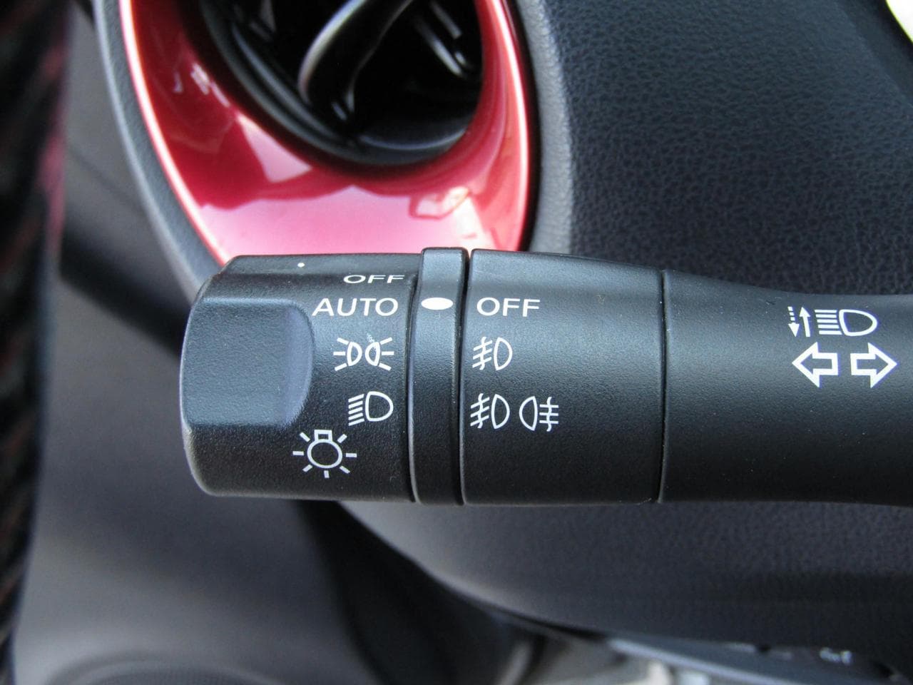 2015 Nissan JUKE - 12