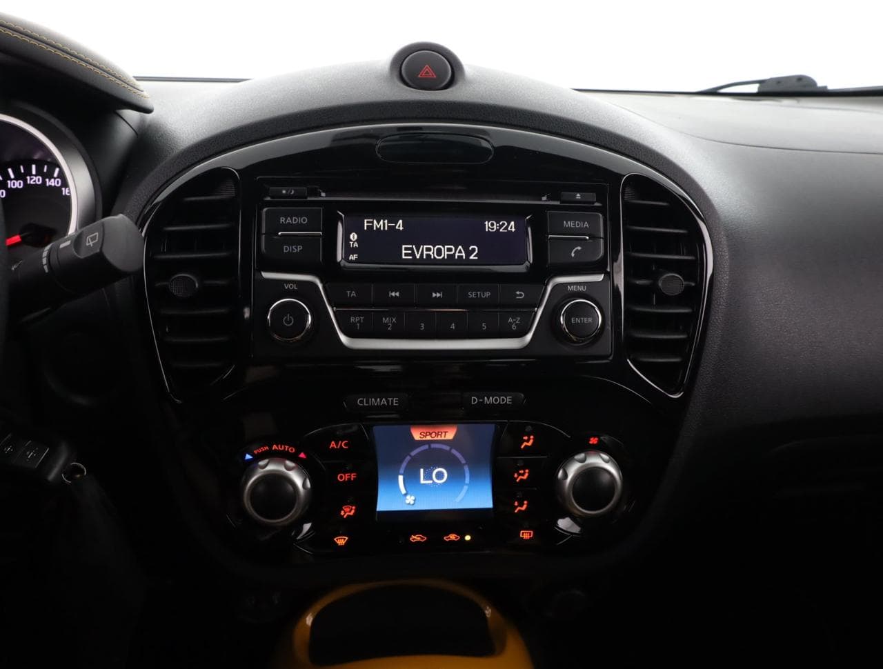 2017 Nissan JUKE - 16