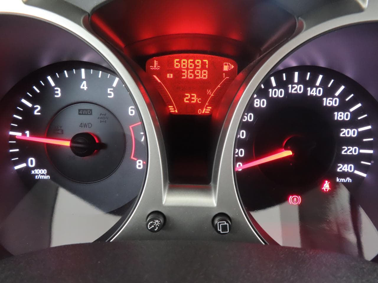 2013 Nissan JUKE - 17