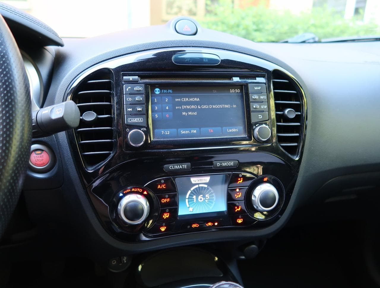 2016 Nissan JUKE - 30