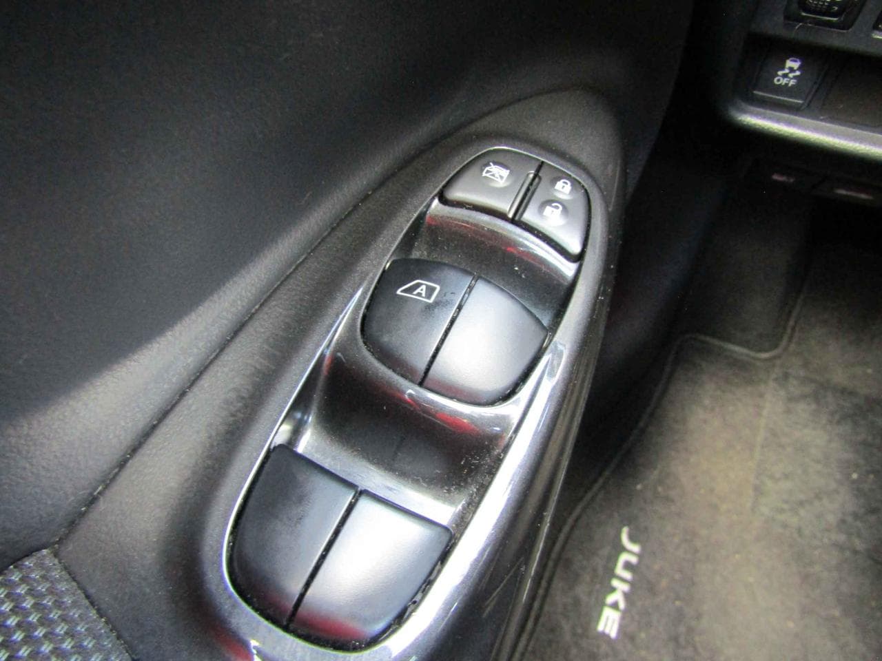 2015 Nissan JUKE - 32