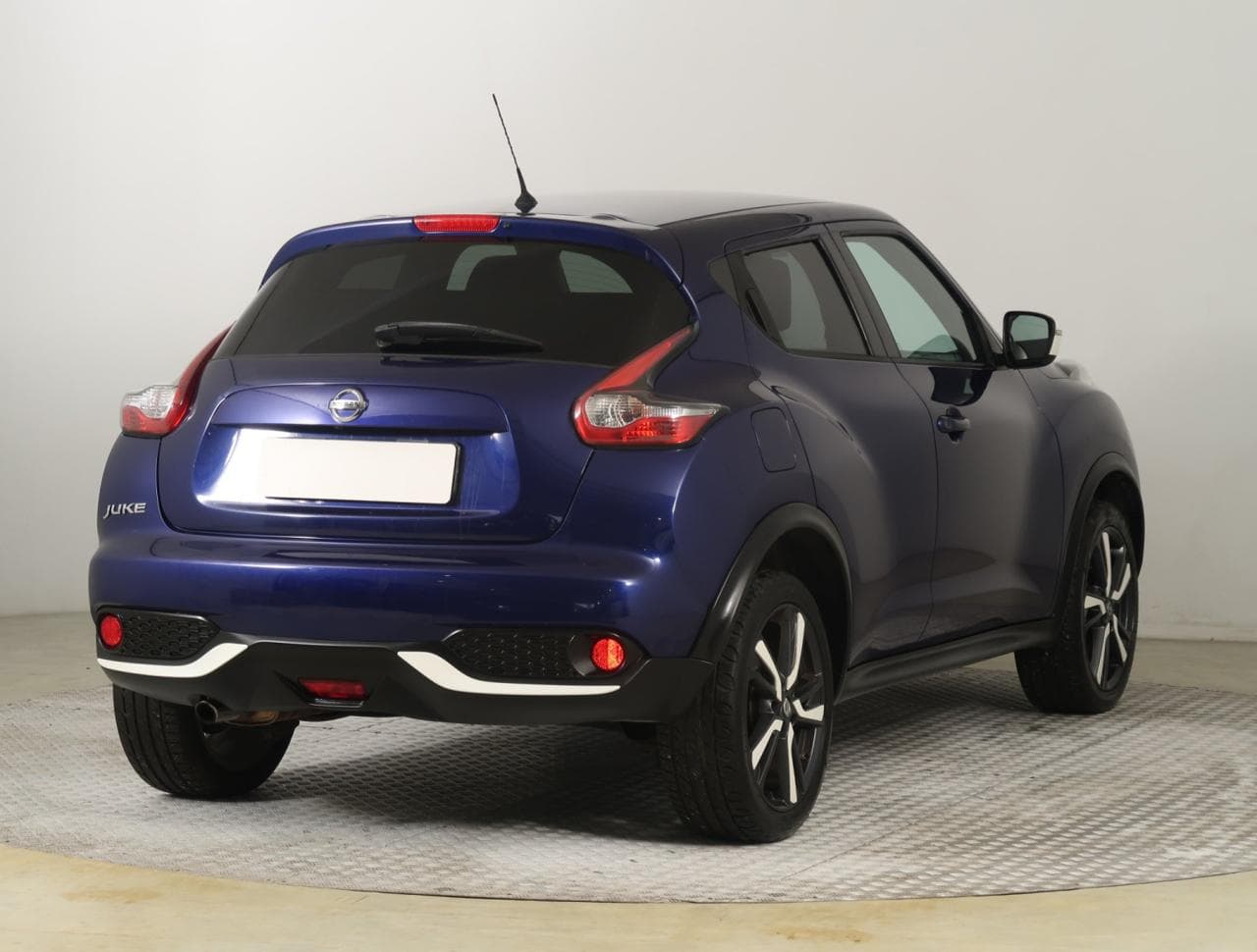 2015 Nissan JUKE - 11