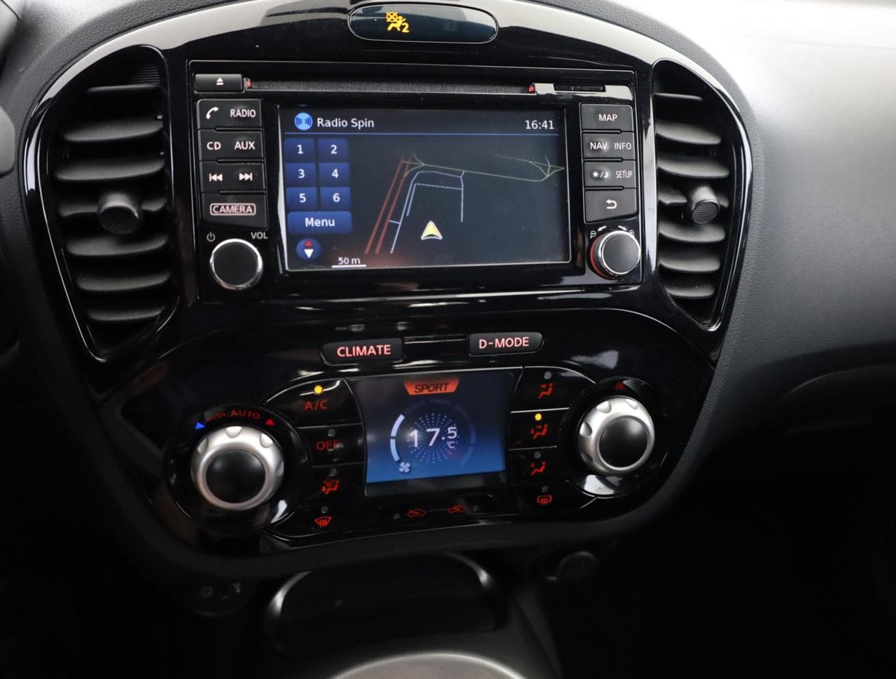 2015 Nissan JUKE - 16