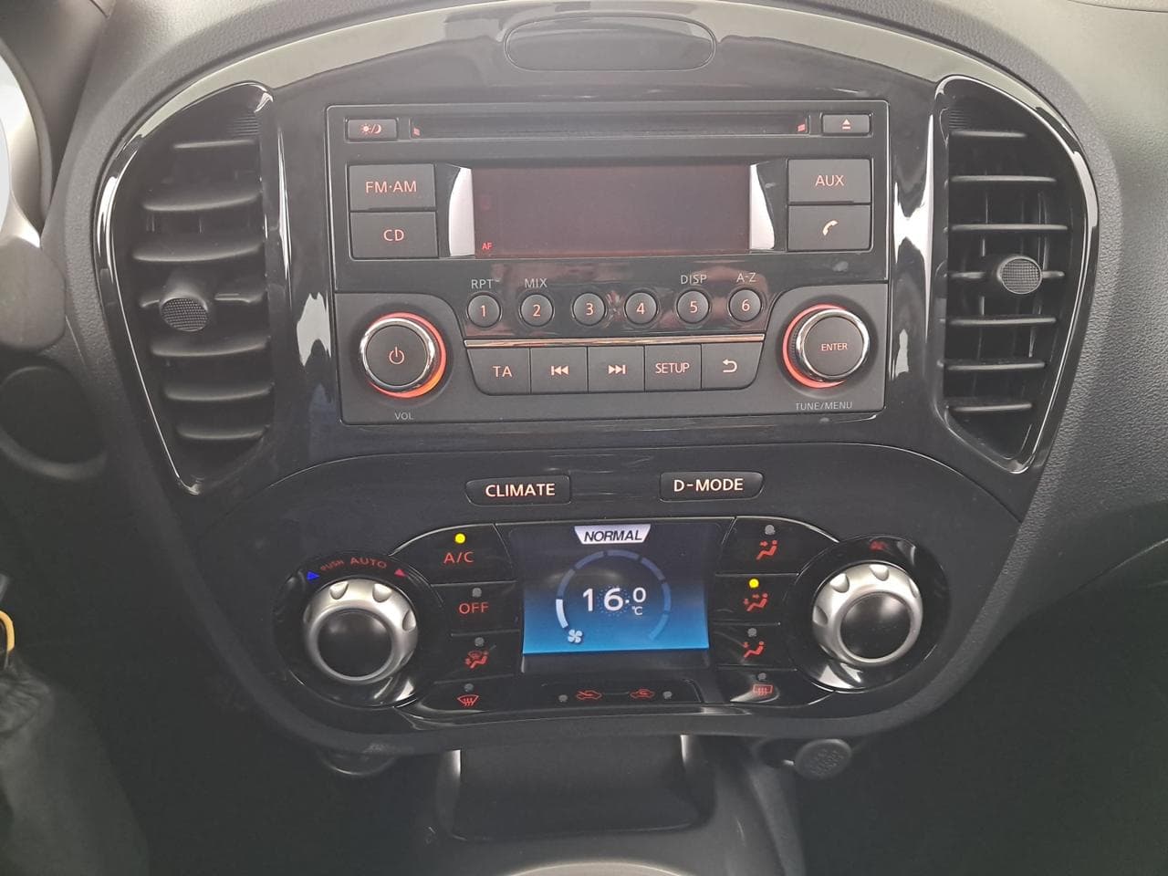 2012 Nissan JUKE - 18