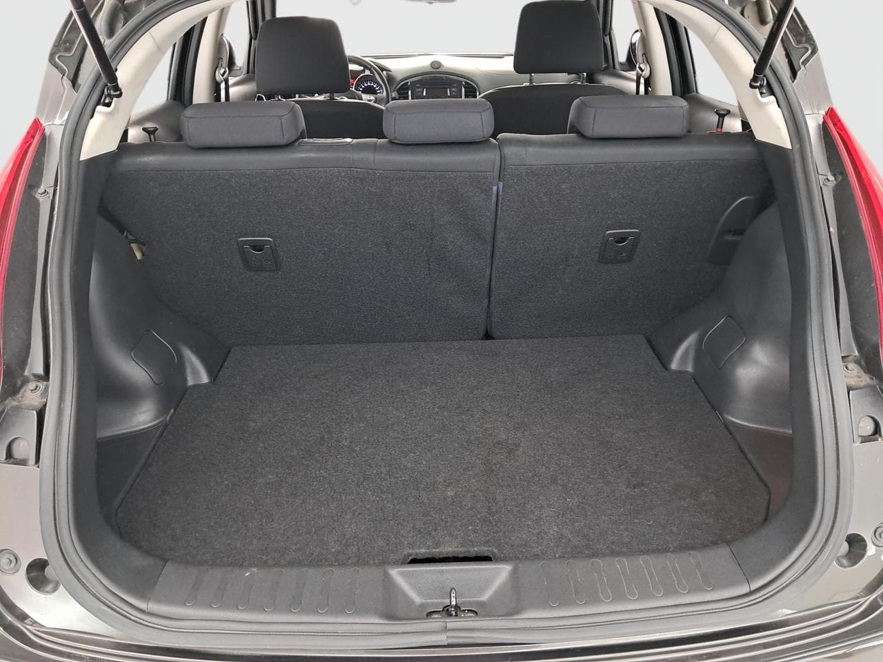 2012 Nissan JUKE - 19