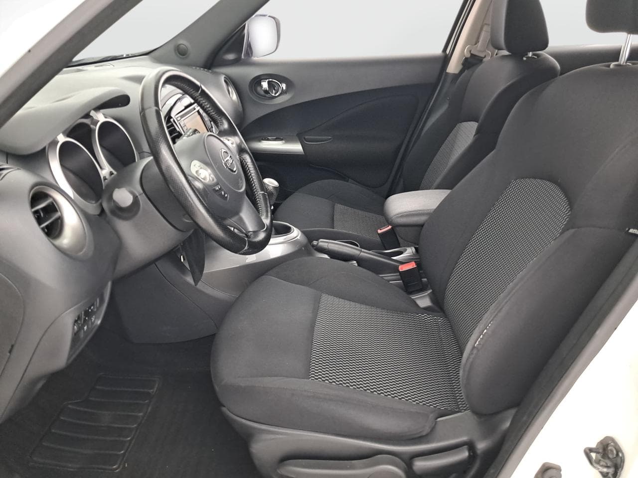 2017 Nissan JUKE - 16