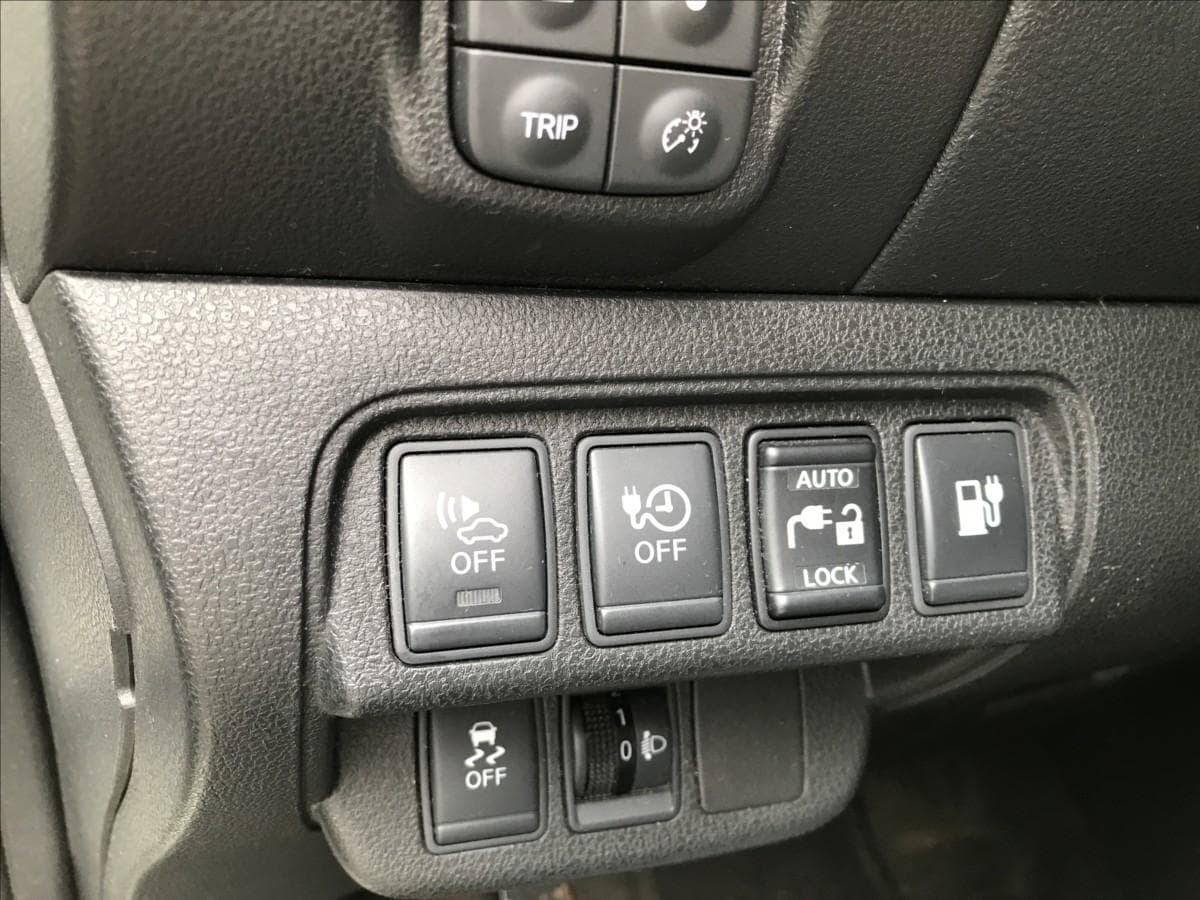 2016 Nissan LEAF - 8