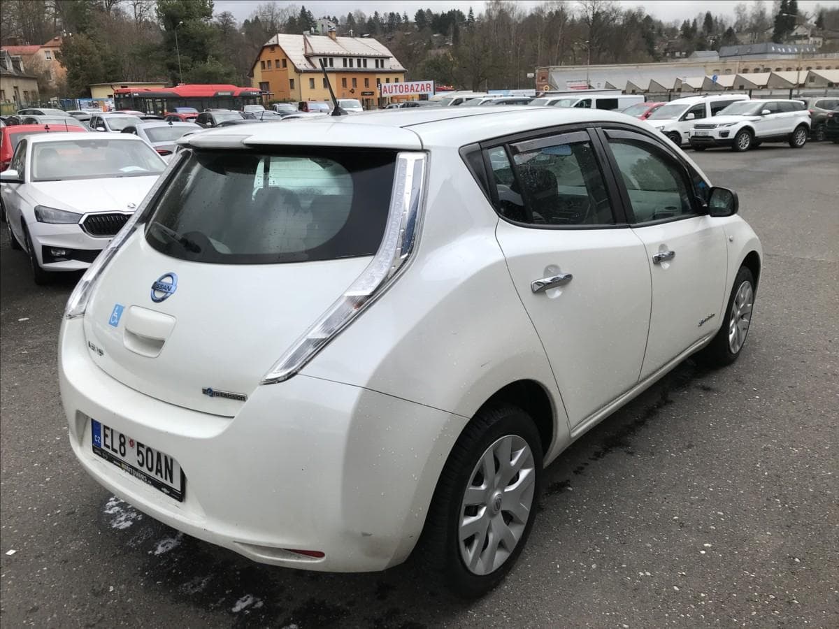 2016 Nissan LEAF - 5