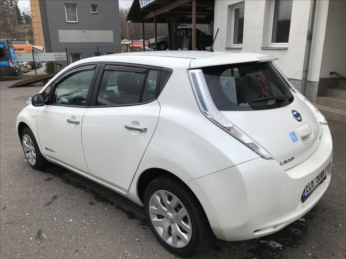 2016 Nissan LEAF - 6