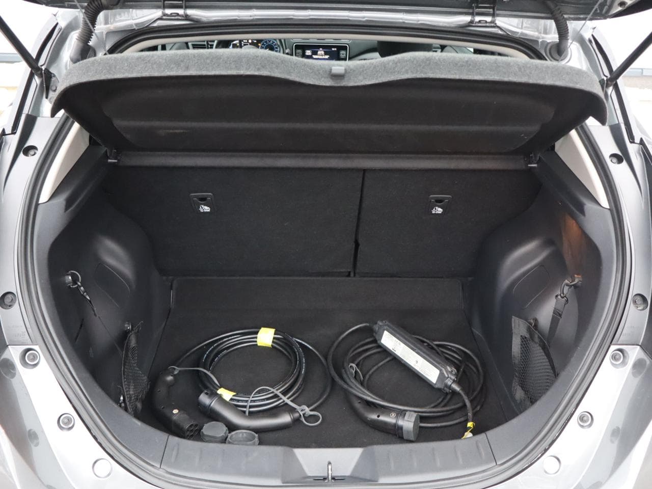 2022 Nissan LEAF - 27