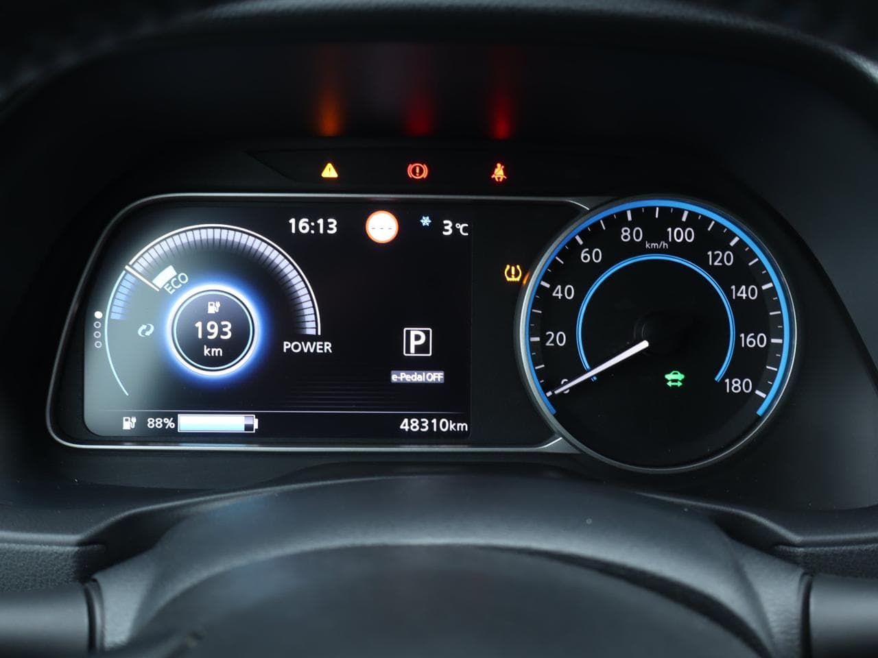 2022 Nissan LEAF - 22