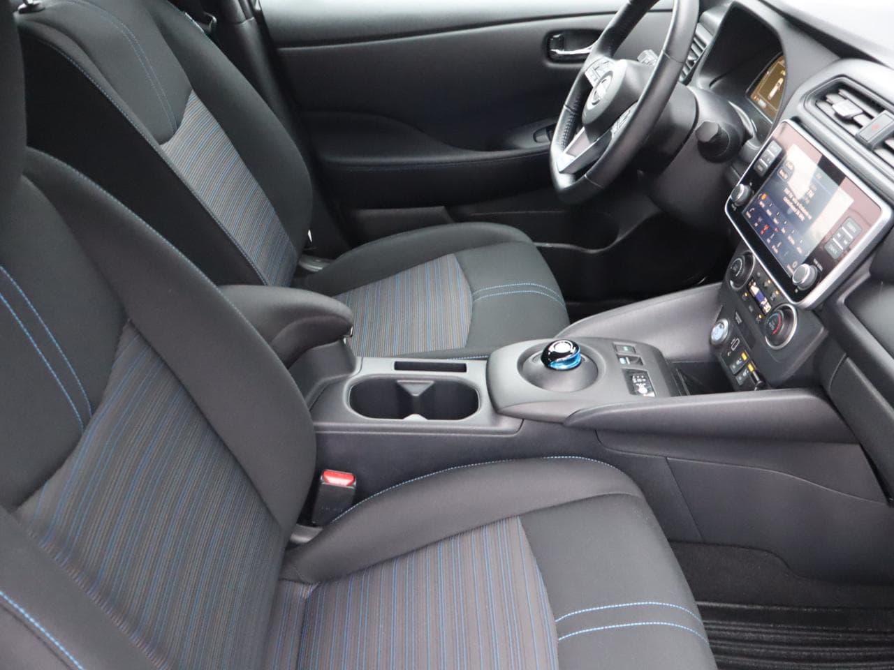 2022 Nissan LEAF - 12