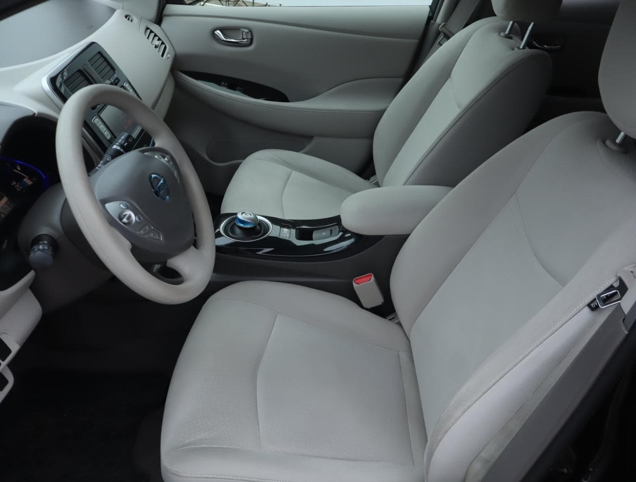 2012 Nissan LEAF - 23