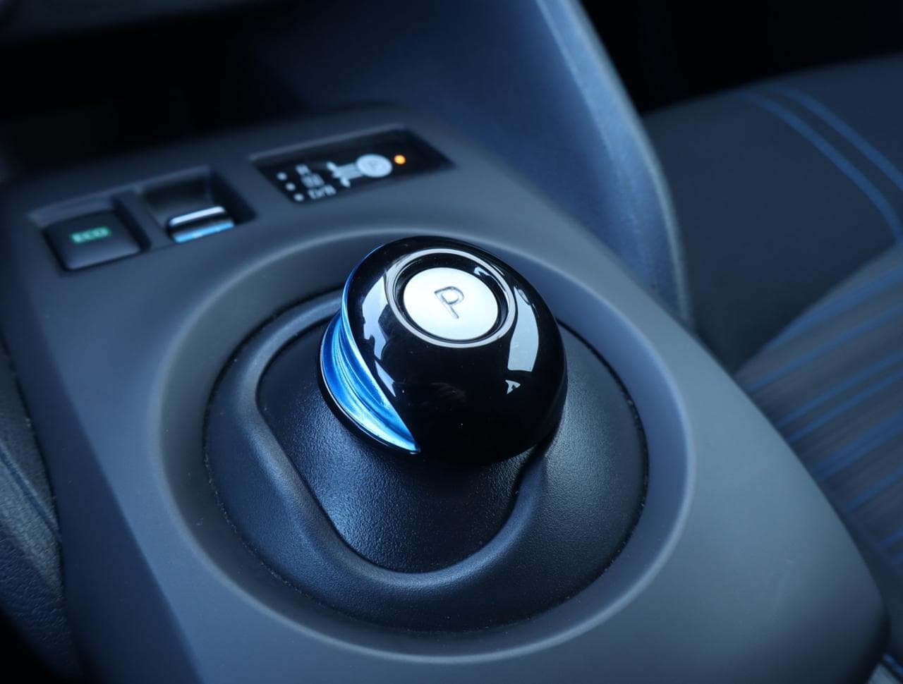 2022 Nissan LEAF - 18