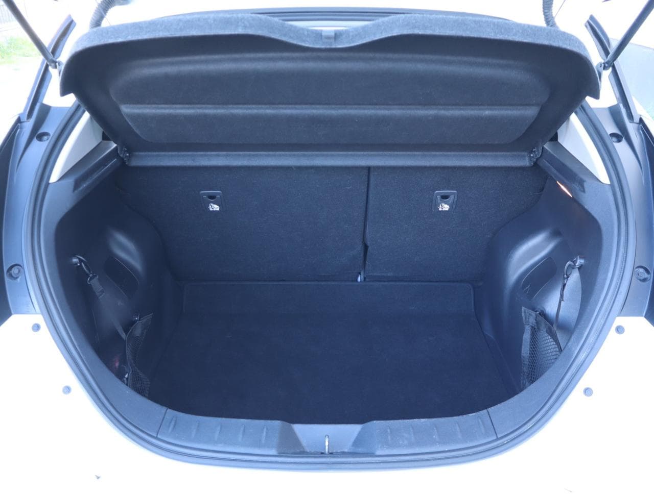 2022 Nissan LEAF - 19