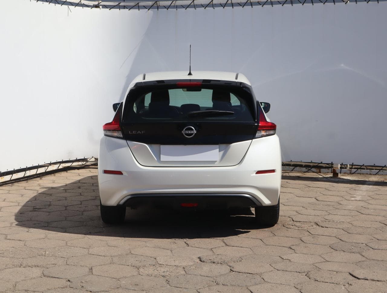 2022 Nissan LEAF - 6