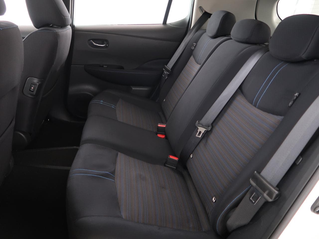 2018 Nissan LEAF - 15