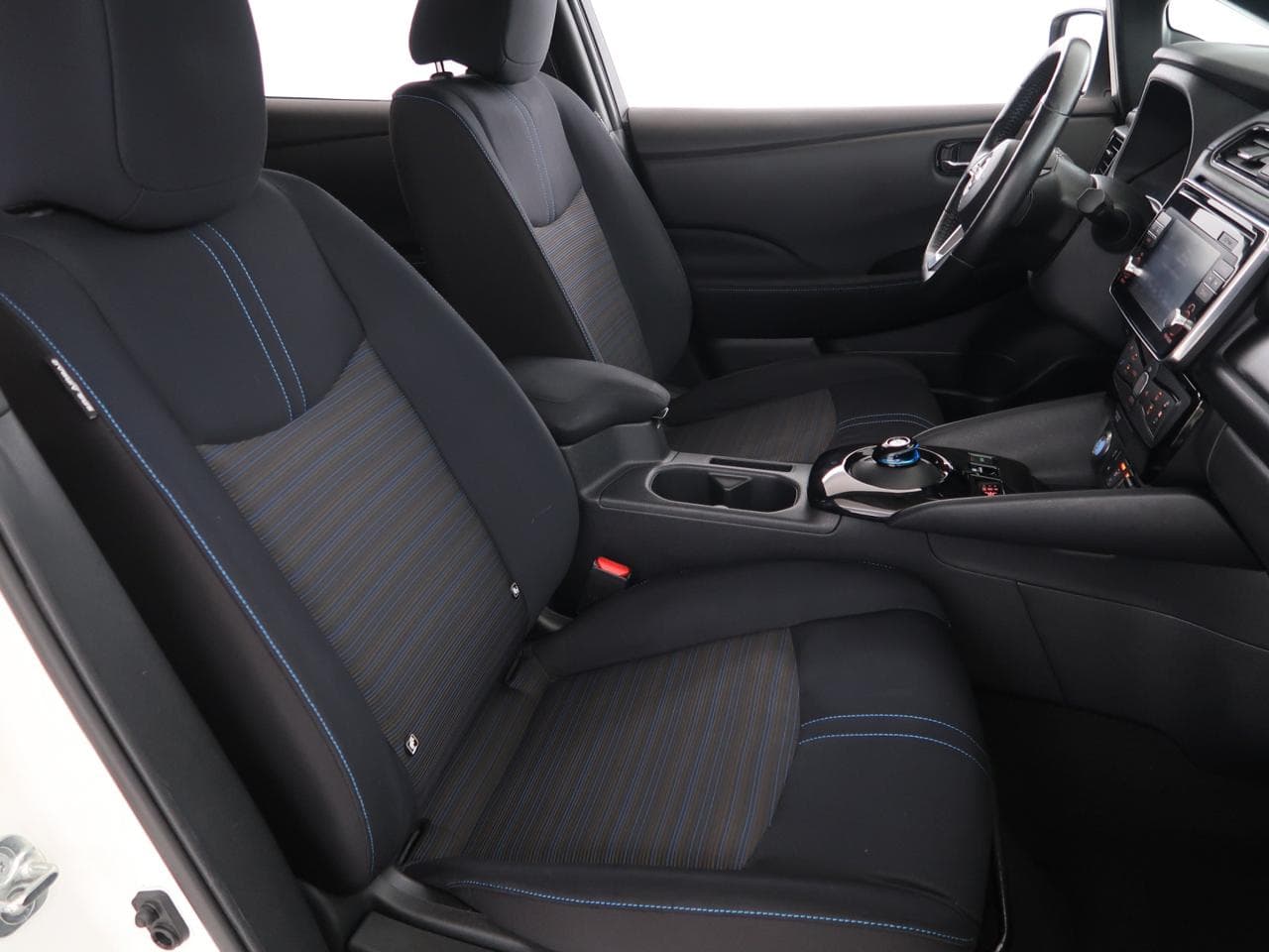 2018 Nissan LEAF - 12