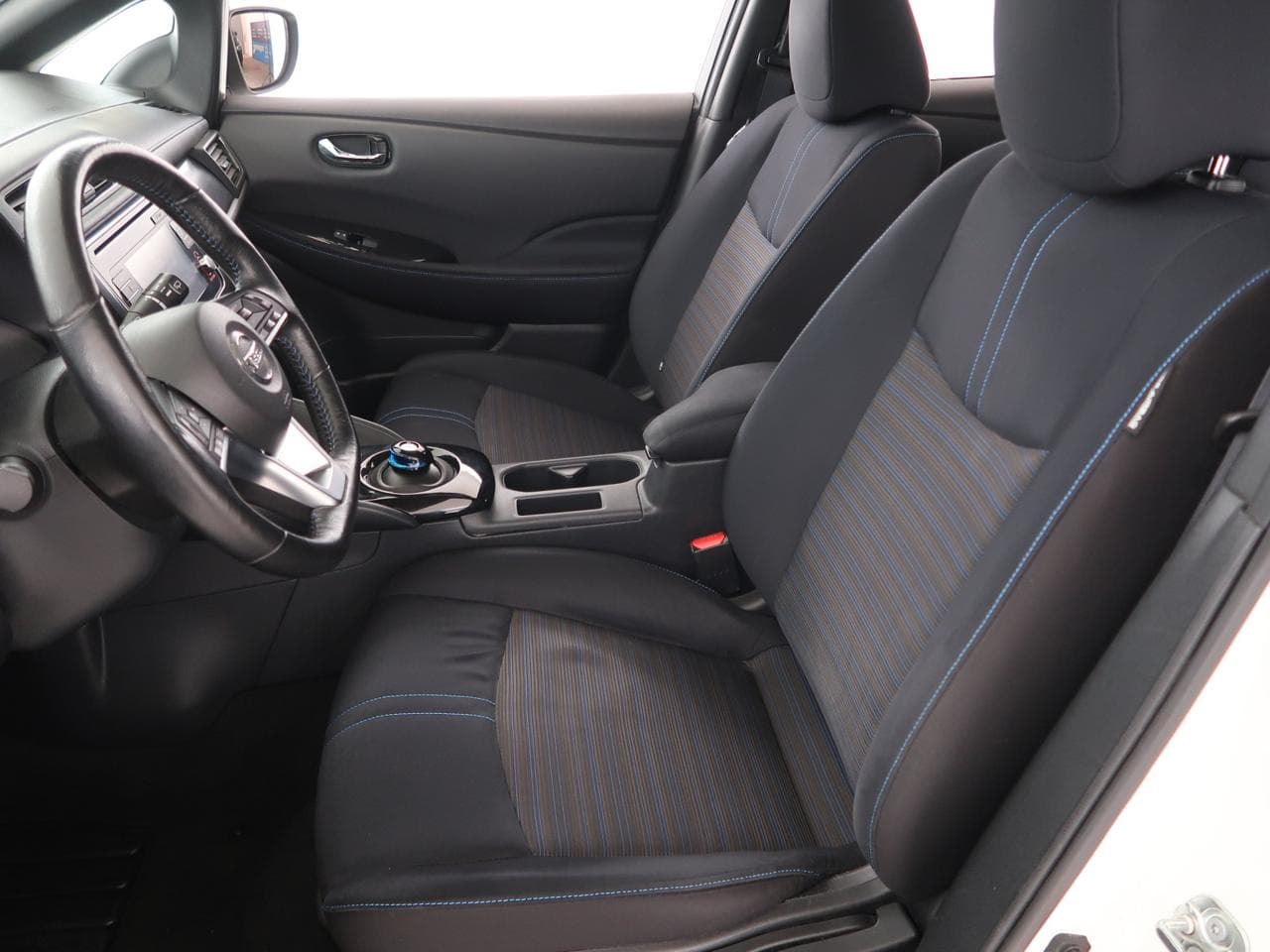 2018 Nissan LEAF - 16