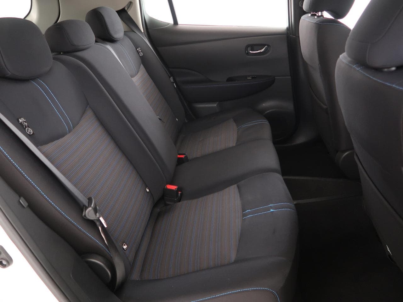 2018 Nissan LEAF - 13
