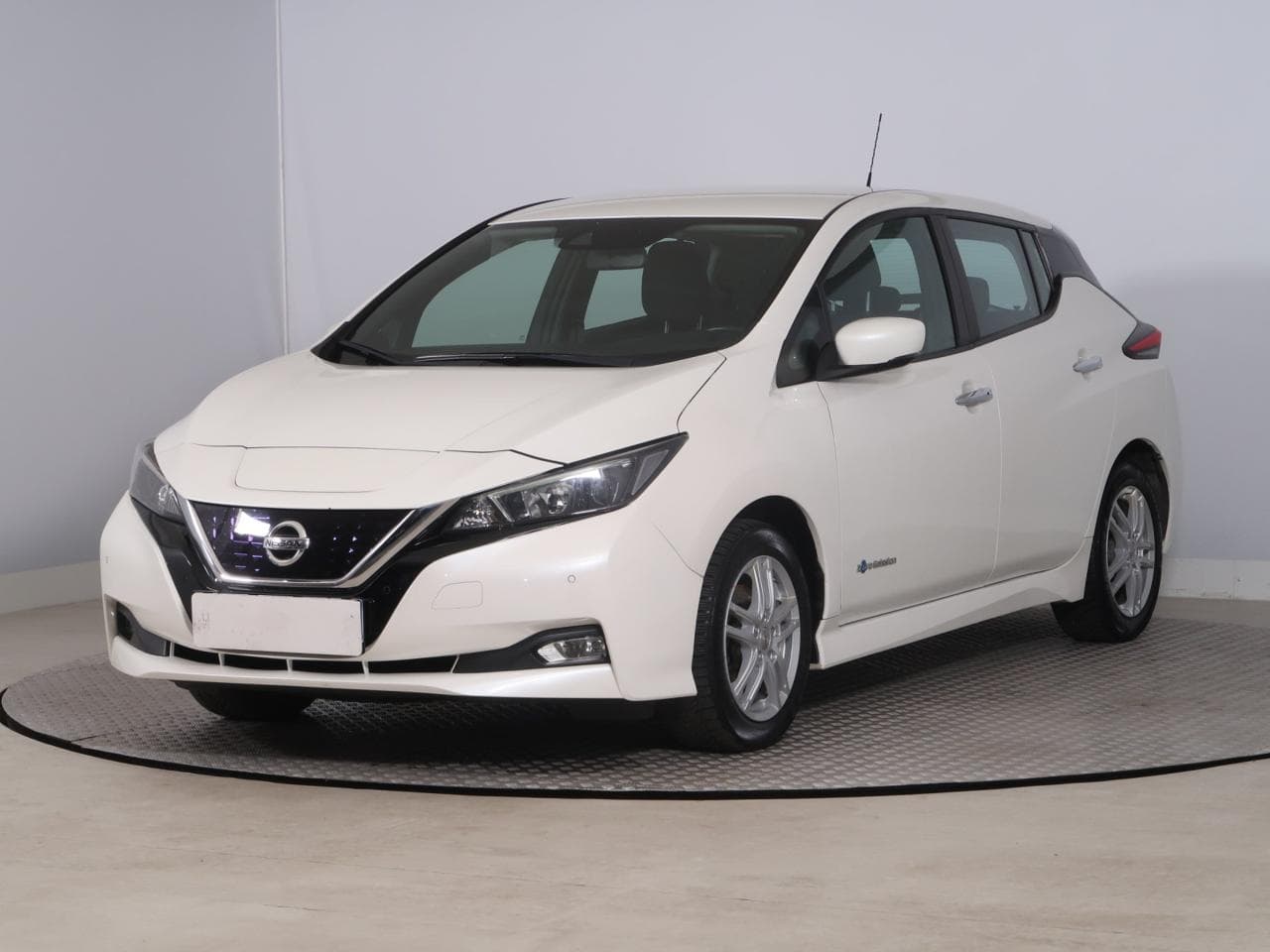 2018 Nissan LEAF - 3