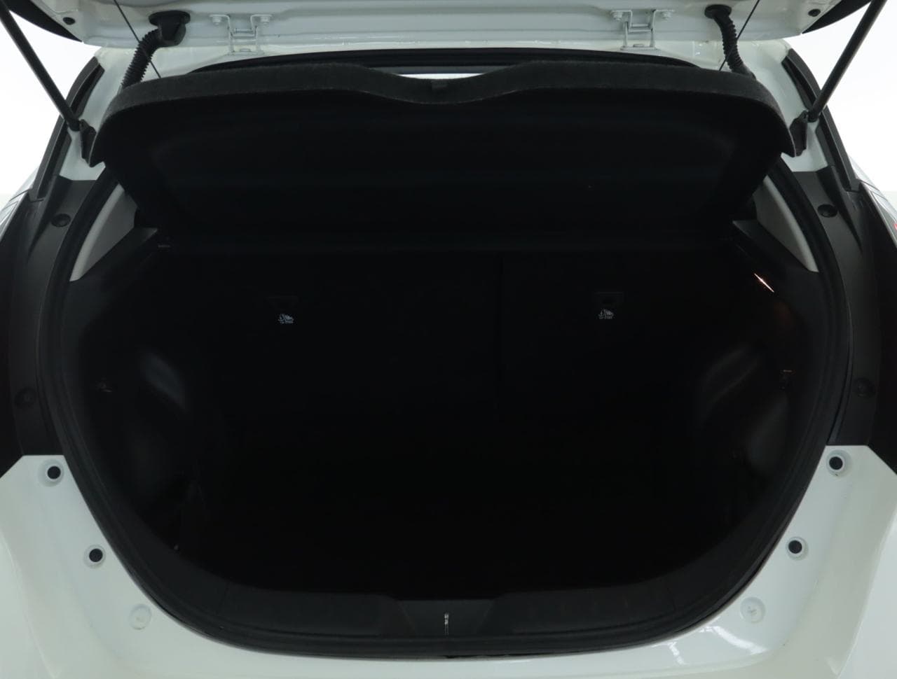 2021 Nissan LEAF - 26
