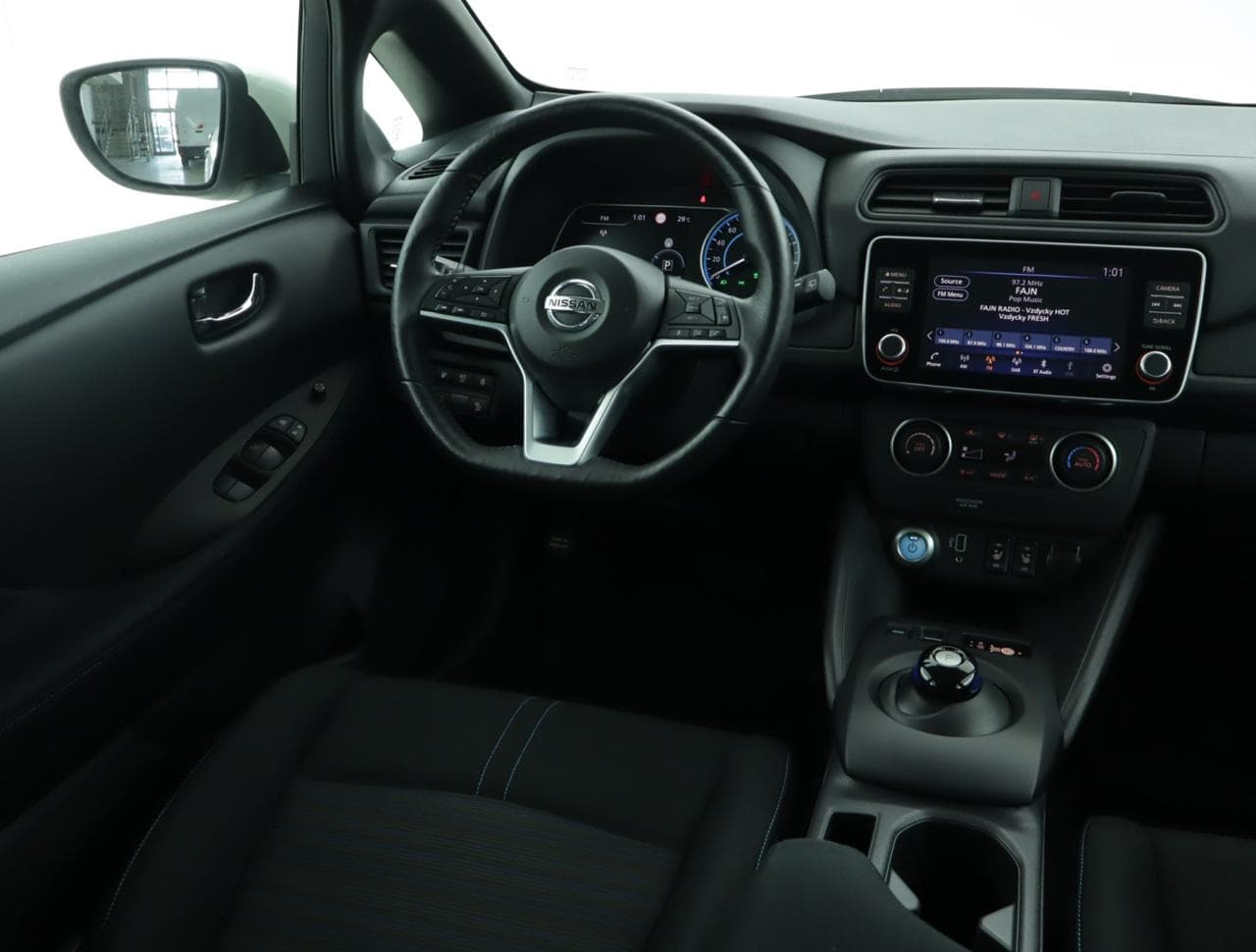 2021 Nissan LEAF - 9