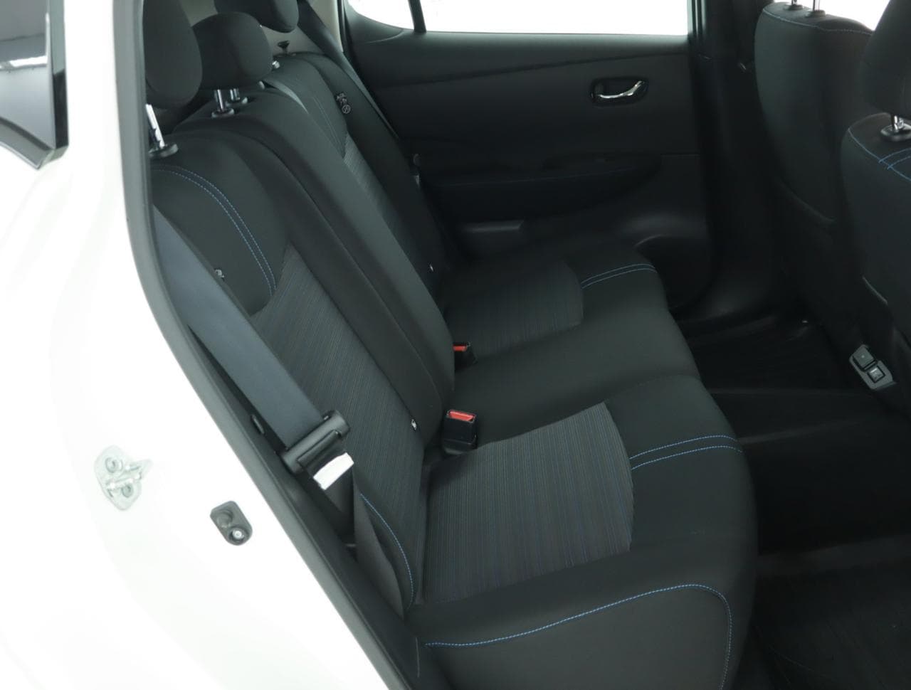 2021 Nissan LEAF - 13