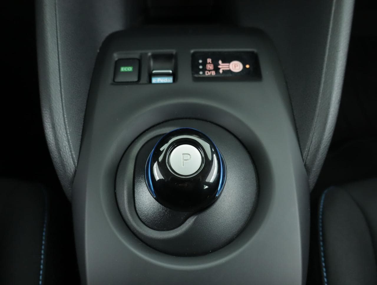 2021 Nissan LEAF - 23