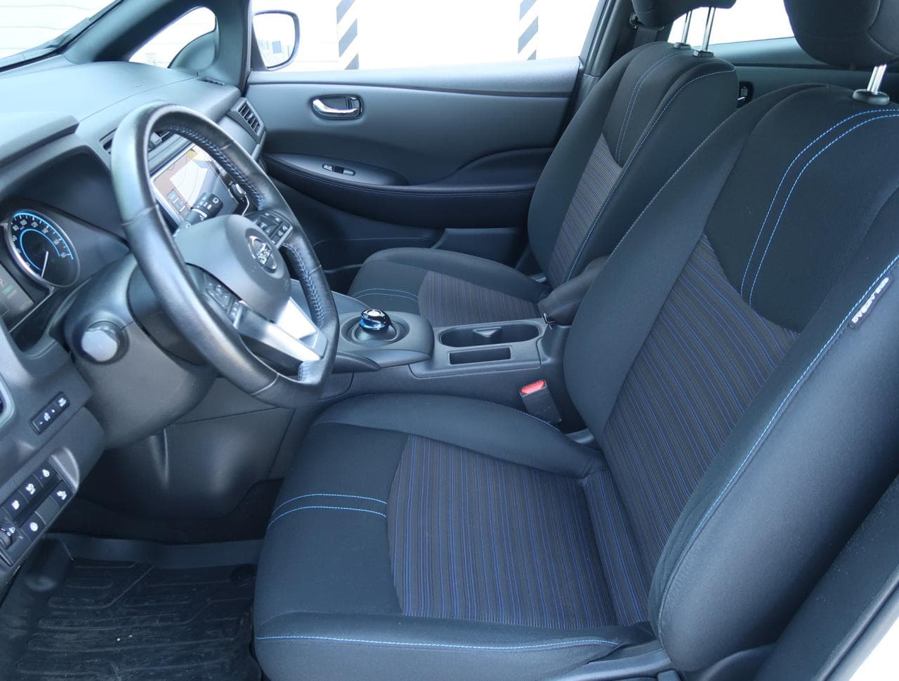 2022 Nissan LEAF - 31
