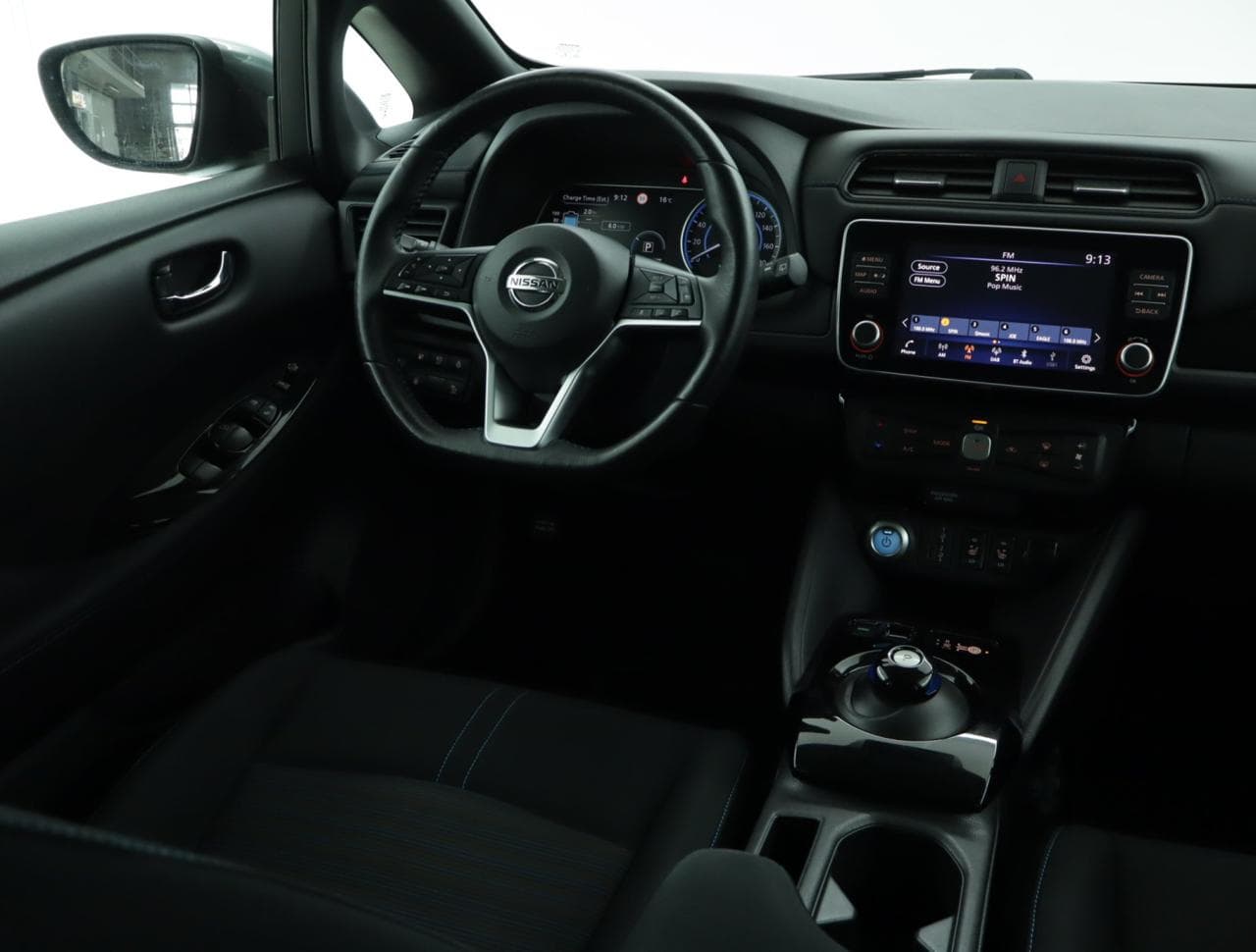 2022 Nissan LEAF - 11